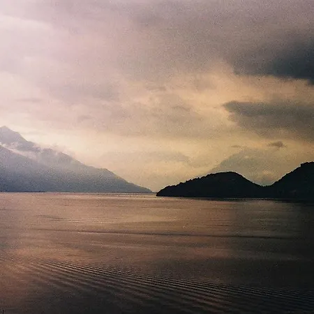 Luminosa Pianello Del Lario